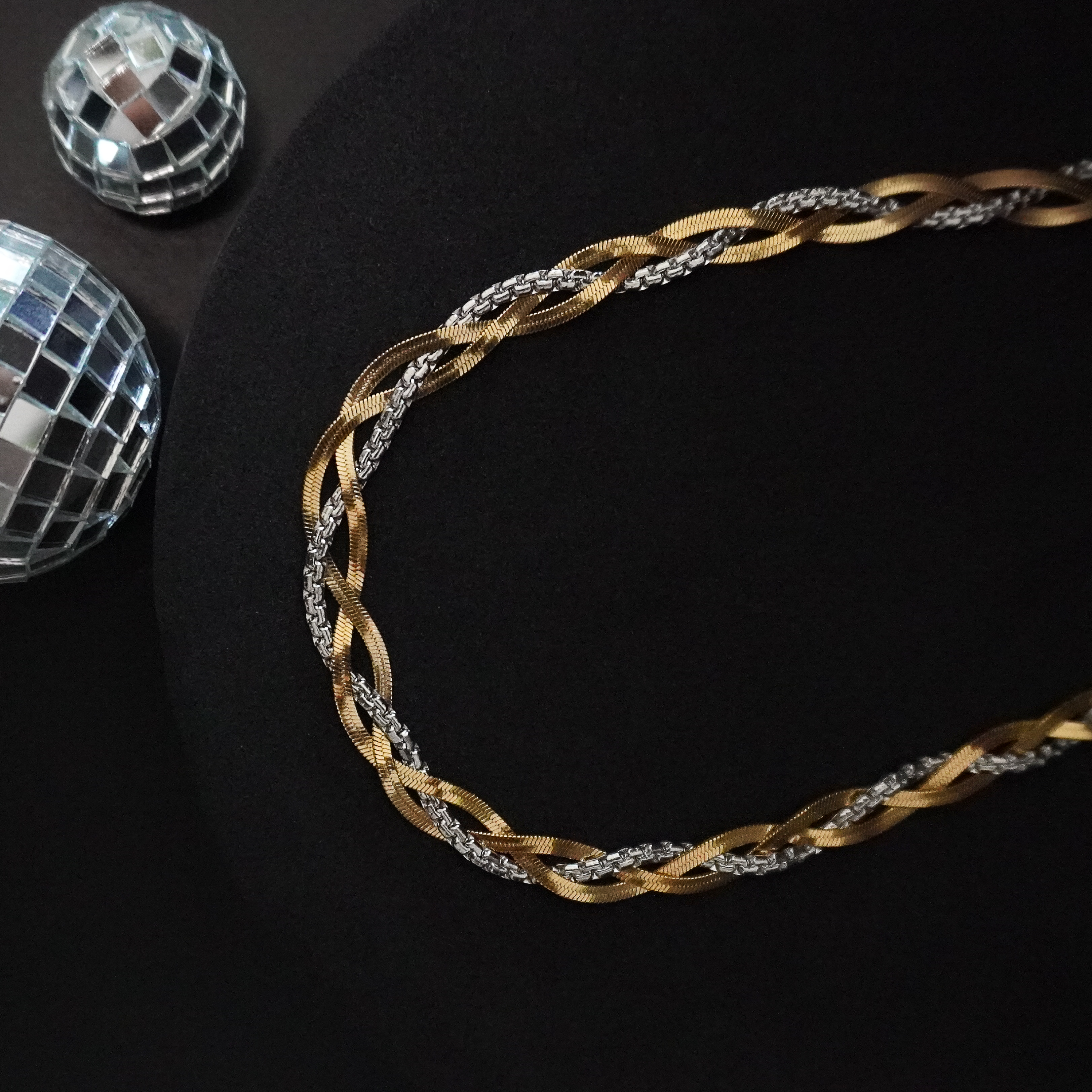 Edgy Twisted Herringbone Necklace